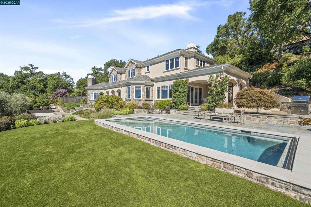 ORINDA DOWNS - Residential