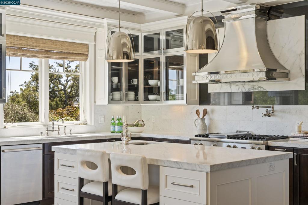 ORINDA DOWNS - Residential