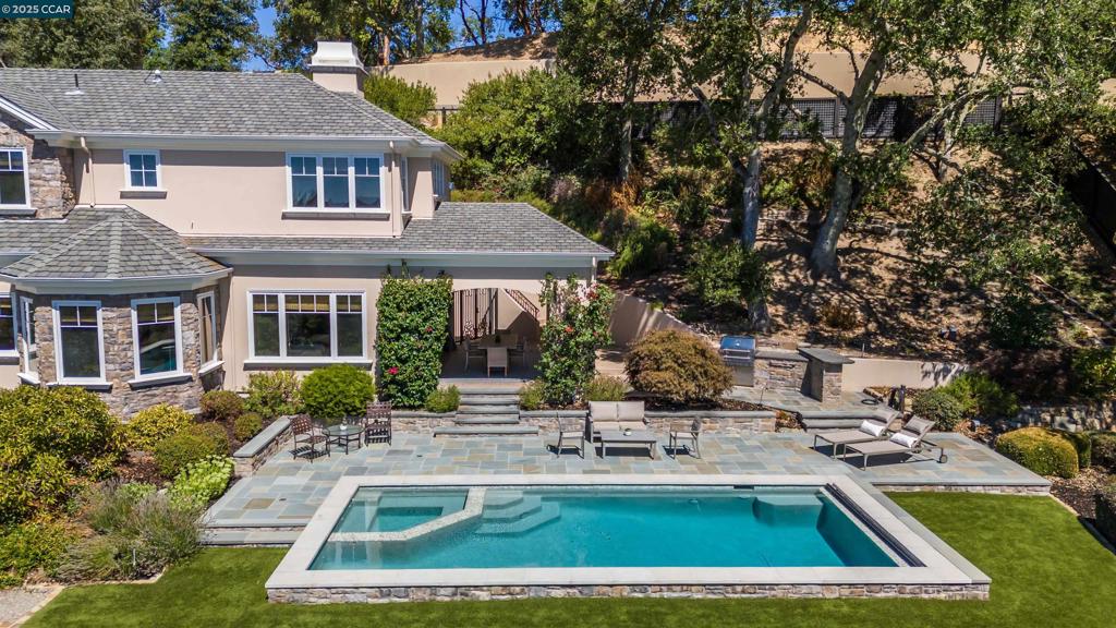 ORINDA DOWNS - Residential