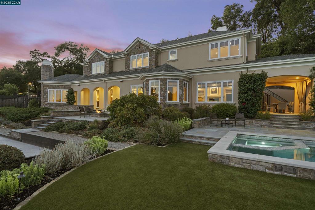 ORINDA DOWNS - Residential