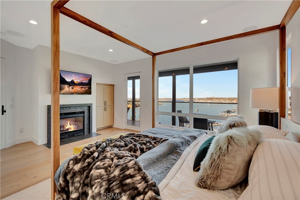Corona del Mar South of PCH (CDMS) - Residential