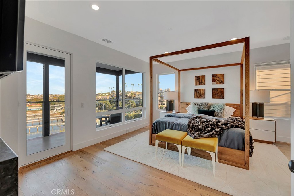 Corona del Mar South of PCH (CDMS) - Residential