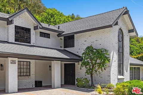 Tiny photo for 1060 Chantilly Road, Los Angeles, CA 90077 (MLS # 26805031)