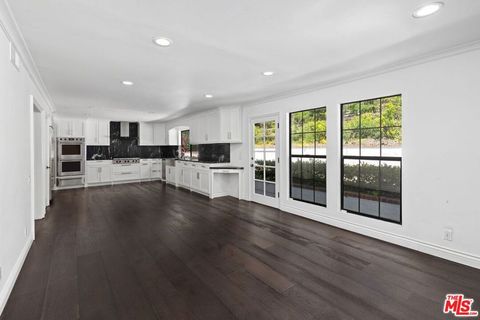 Tiny photo for 1060 Chantilly Road, Los Angeles, CA 90077 (MLS # 26805031)