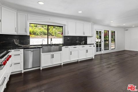 Tiny photo for 1060 Chantilly Road, Los Angeles, CA 90077 (MLS # 26805031)