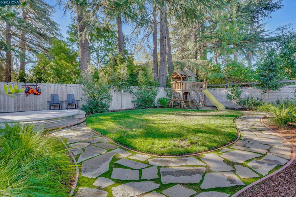 644 Linden Ln