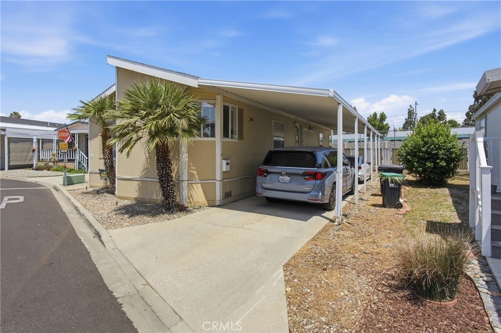 2755 Arrow Highway 61