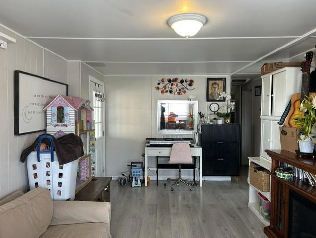 2053 East Bayshore