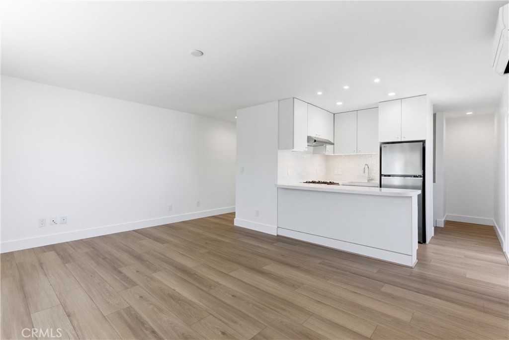 408 1/2 Jasmine Avenue