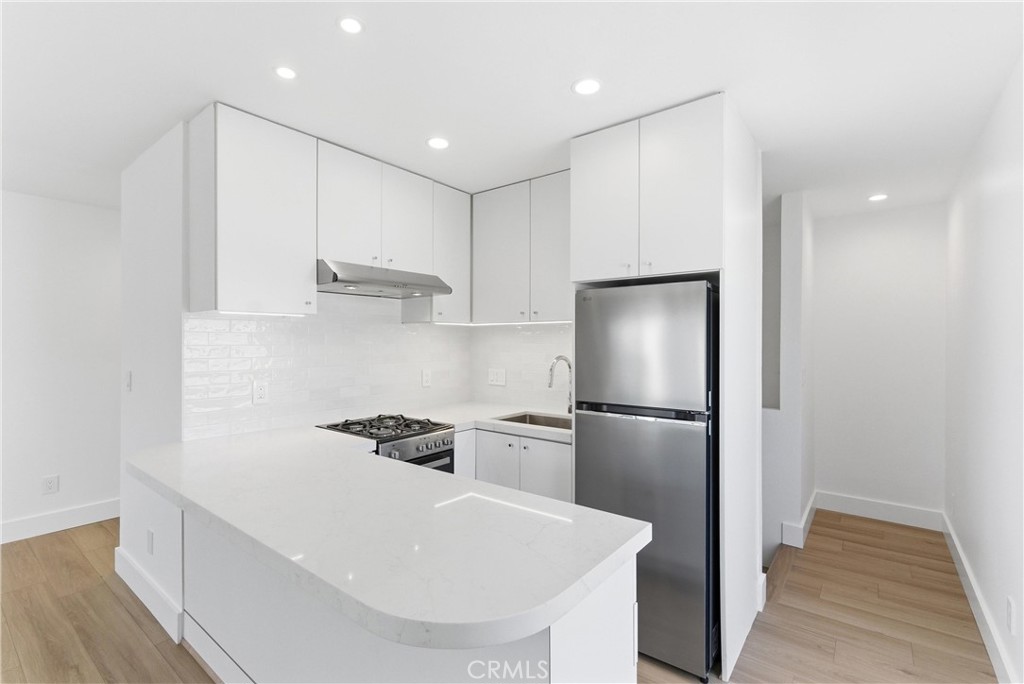 408 1/2 Jasmine Avenue