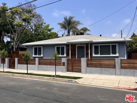 Photo of 13419 Zanja Street, Los Angeles, CA 90291 (MLS # 26859045)