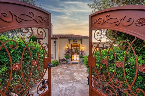 Photo of 31641 Mar Vista Avenue, Laguna Beach, CA 92651 (MLS # NP26125215)