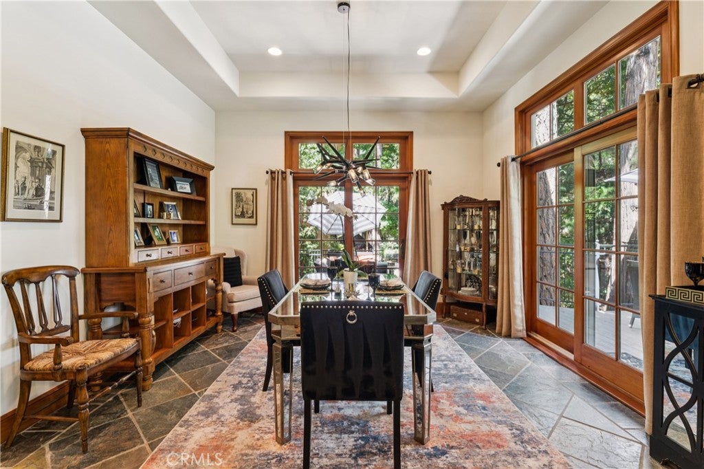 27489 Meadow Bay