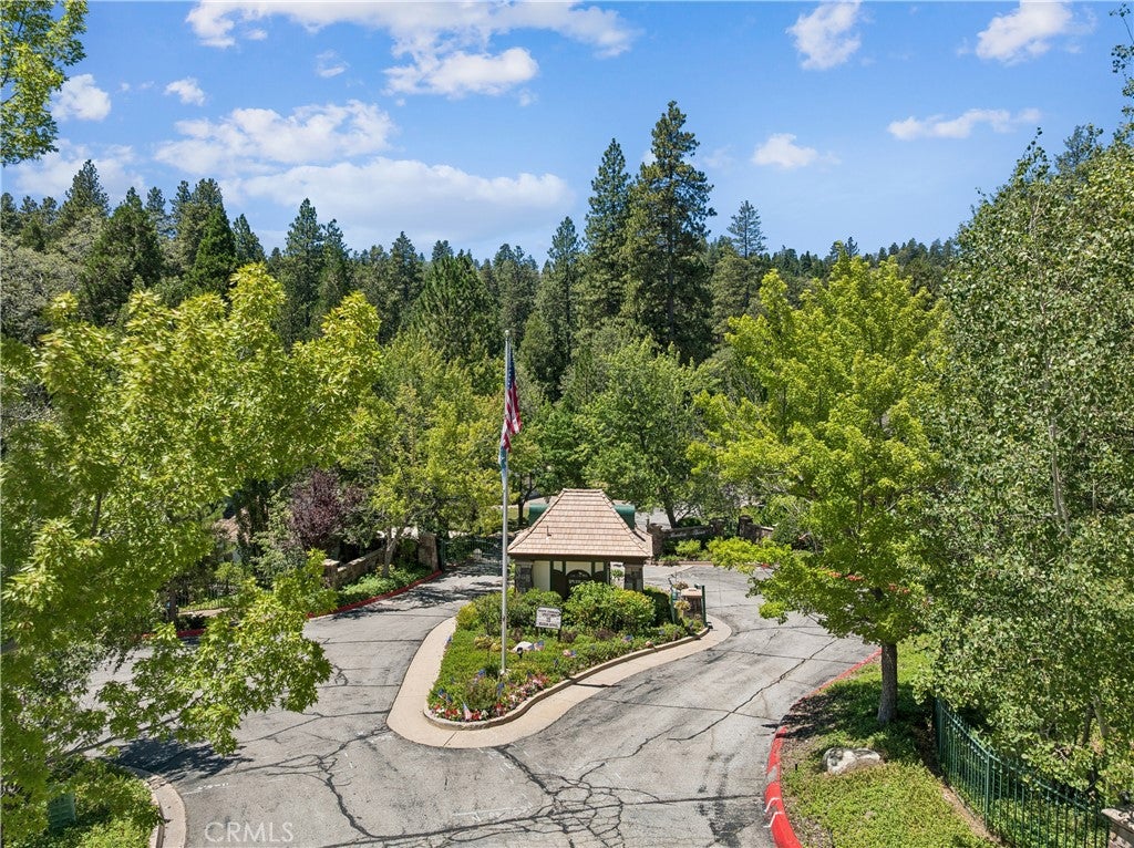 27489 Meadow Bay