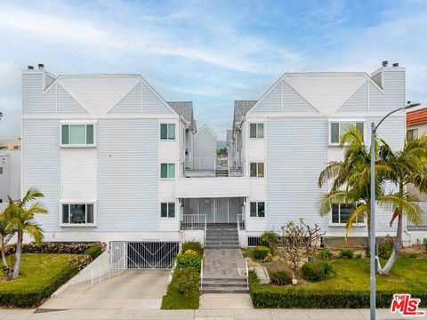 Photo of 1121 E Wilson Avenue #12, Glendale, CA 91206 (MLS # 26662993)