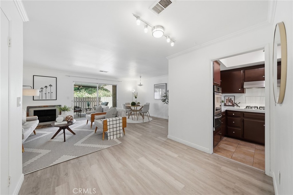 1225 Rosecrans 36A