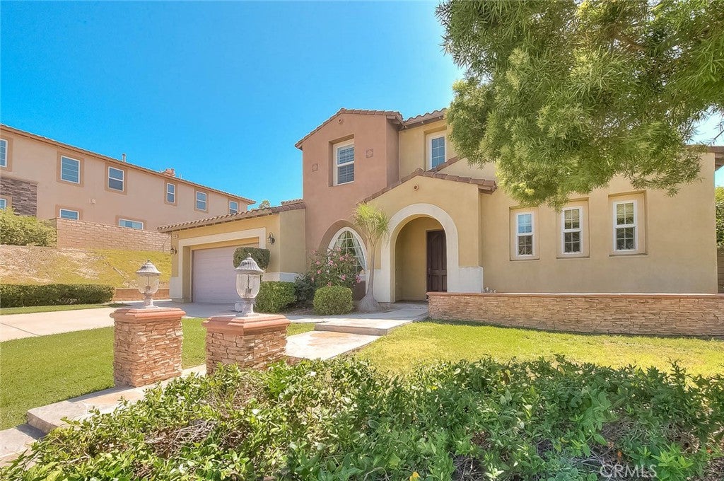 16861 Ridge Cliff