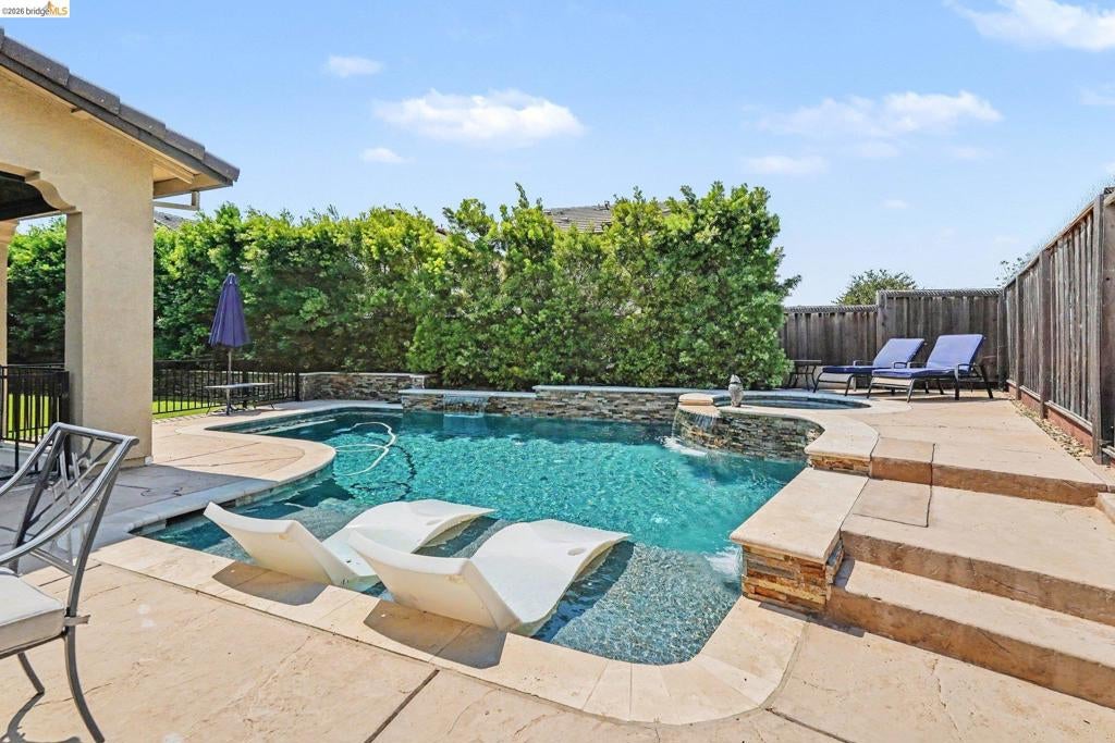 649 Marathon Dr