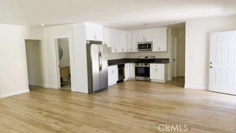 Photo of 6849 N De Celis Place, Van Nuys, CA 91406 (MLS # SR26121935)