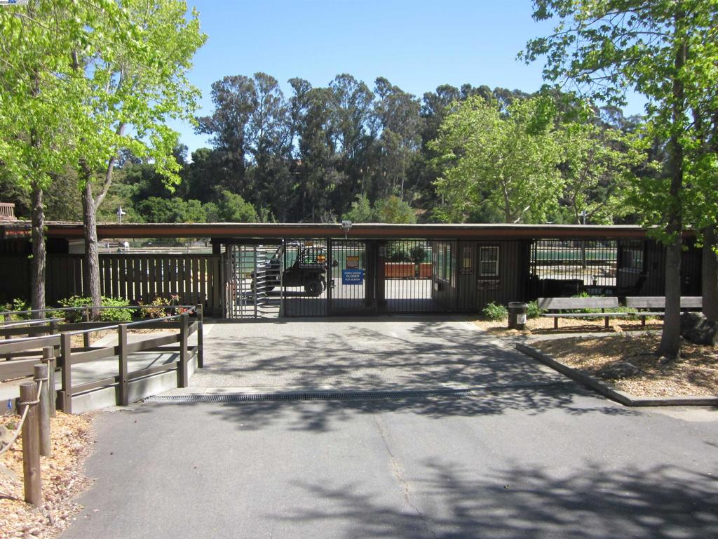 FAIRVIEW HILLS - Residential