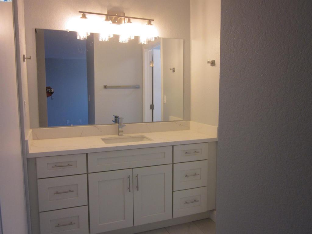 FAIRVIEW HILLS - Residential