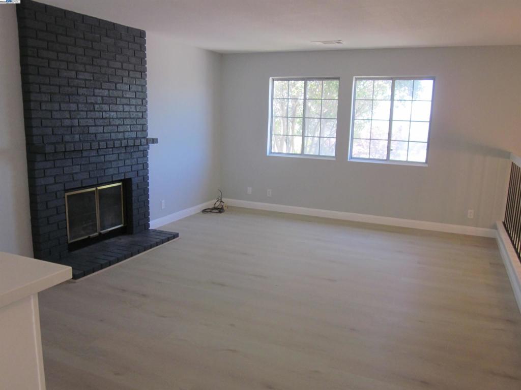 FAIRVIEW HILLS - Residential