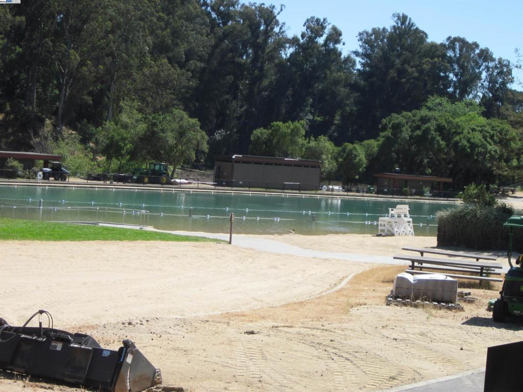 FAIRVIEW HILLS - Residential