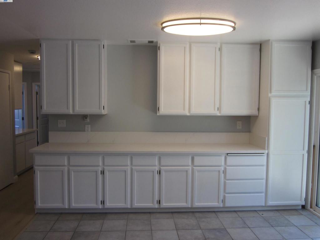 FAIRVIEW HILLS - Residential