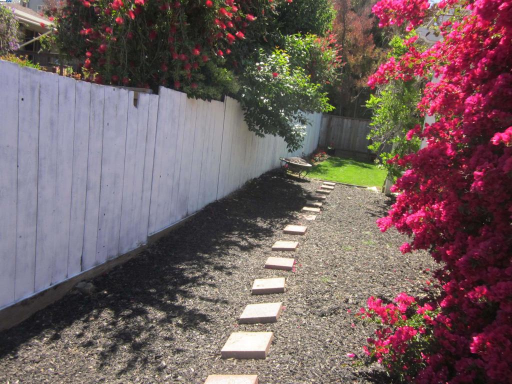 FAIRVIEW HILLS - Residential