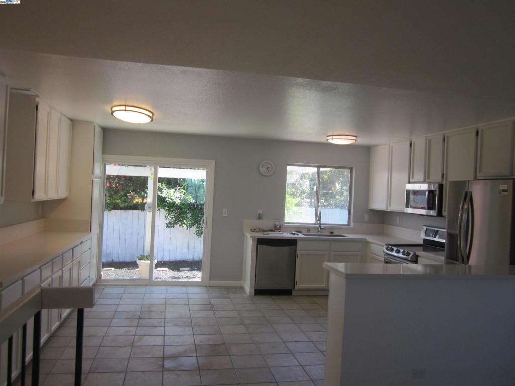 FAIRVIEW HILLS - Residential