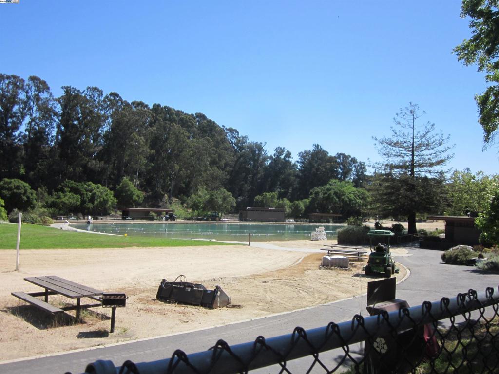 FAIRVIEW HILLS - Residential