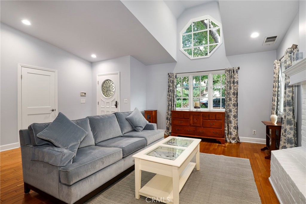 Properties 3 335 Sycamore Glen