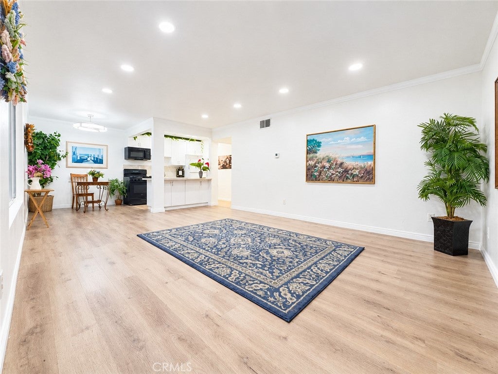 1220 W Lambert Road 147