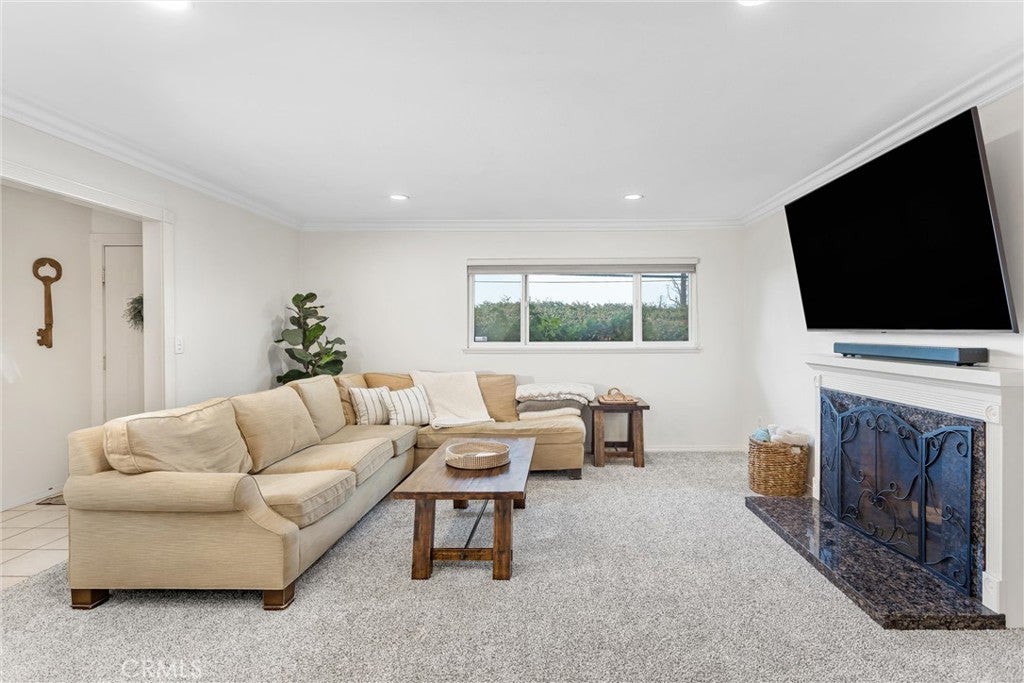 1235 W Cypress