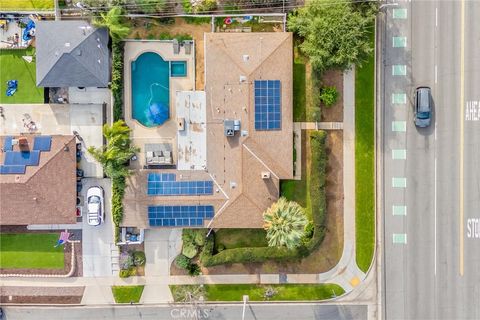 Photo of 1235 W Cypress Ave, Redlands, CA 92373 (MLS # IG26020605)