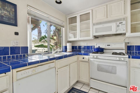 Tiny photo for 223 Green Heath Place, Thousand Oaks, CA 91361 (MLS # 26856041)