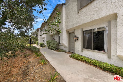 Tiny photo for 223 Green Heath Place, Thousand Oaks, CA 91361 (MLS # 26856041)