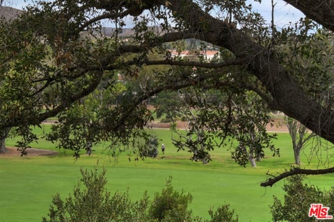 Photo of 223 Green Heath Place, Thousand Oaks, CA 91361 (MLS # 26856041)