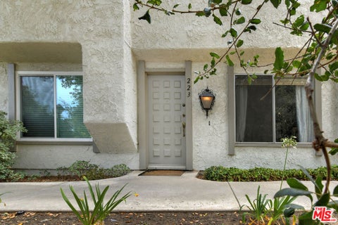 Tiny photo for 223 Green Heath Place, Thousand Oaks, CA 91361 (MLS # 26856041)