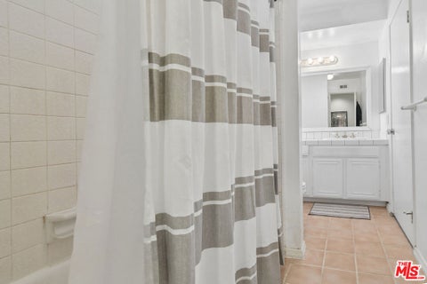 Tiny photo for 223 Green Heath Place, Thousand Oaks, CA 91361 (MLS # 26856041)