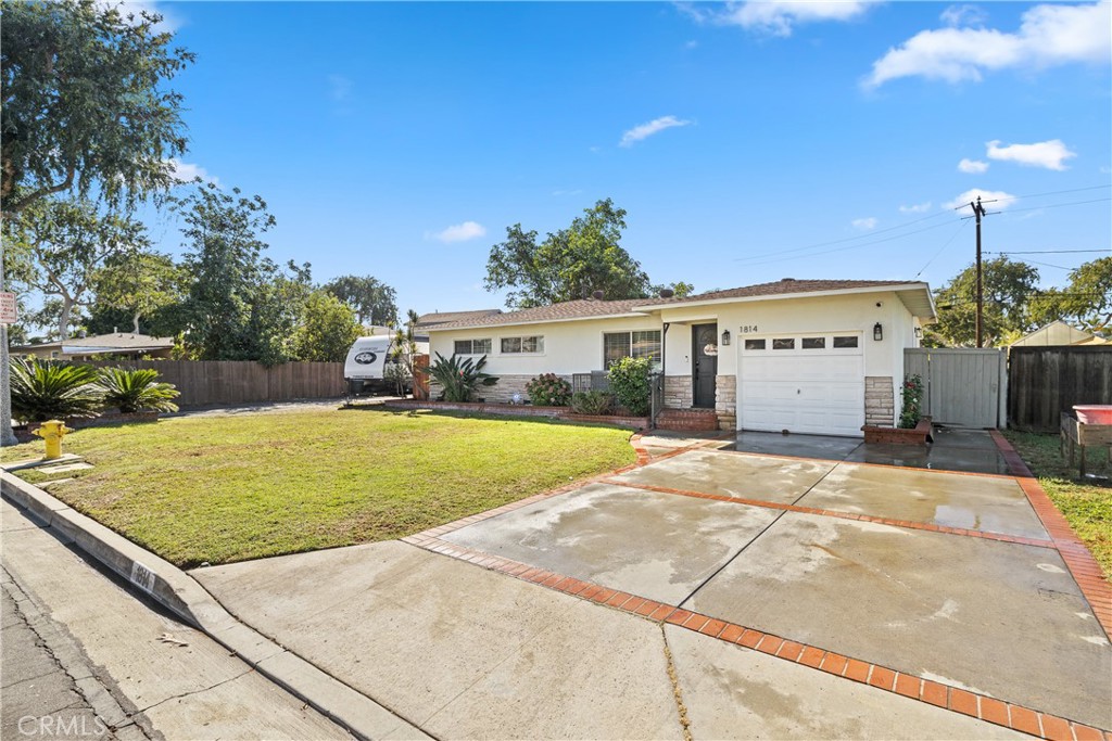 1814 W Jacaranda