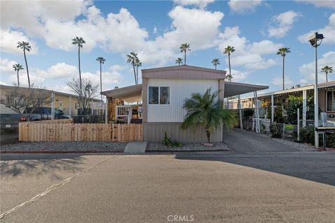Photo of 285 FLORENCE LANE Ln, Bakersfield, CA 93308 (MLS # SR26044365)