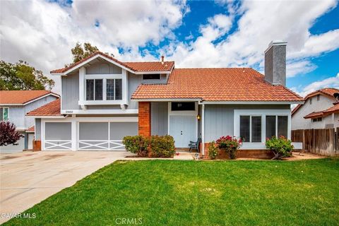 Photo of 37450 Yorkshire DR, Palmdale, CA 93550 (MLS # SR26098817)