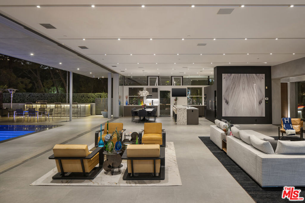 1975 Loma Vista Drive