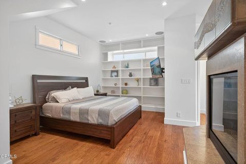 Tiny photo for 2916 Lakeshore Court, Oxnard, CA 93035 (MLS # V1-34431)