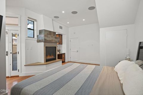 Tiny photo for 2916 Lakeshore Court, Oxnard, CA 93035 (MLS # V1-34431)