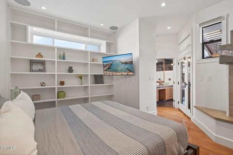 Tiny photo for 2916 Lakeshore Court, Oxnard, CA 93035 (MLS # V1-34431)