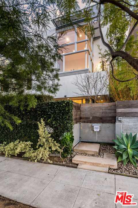 552 Grand Boulevard