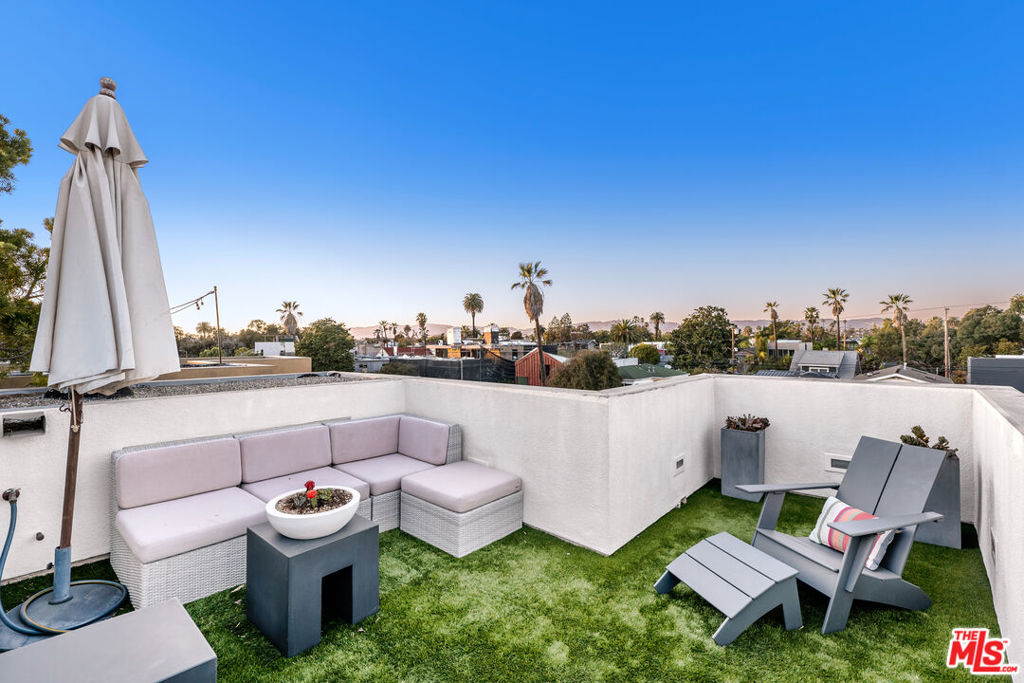 552 Grand Boulevard