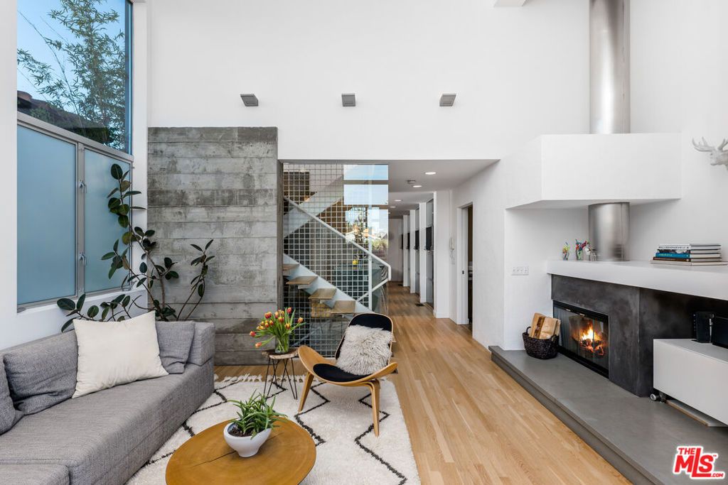 Photo of 552 Grand Boulevard, Venice, CA 90291 (MLS # 26662527)